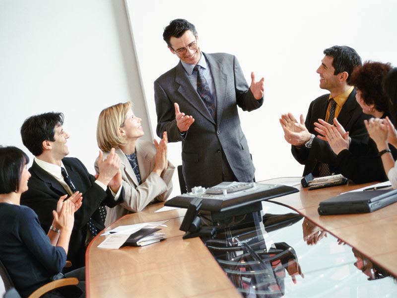 Echipa inspiraro.com în biroul din București